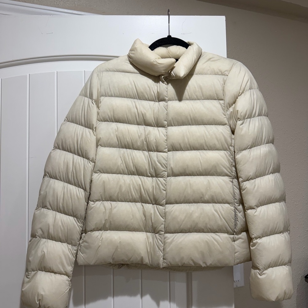Uniqlo Women's Off-White Puffer Jacket